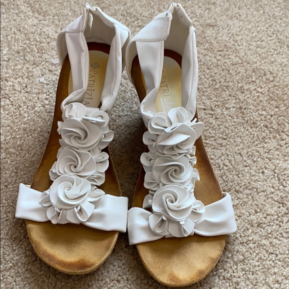 White Wedges